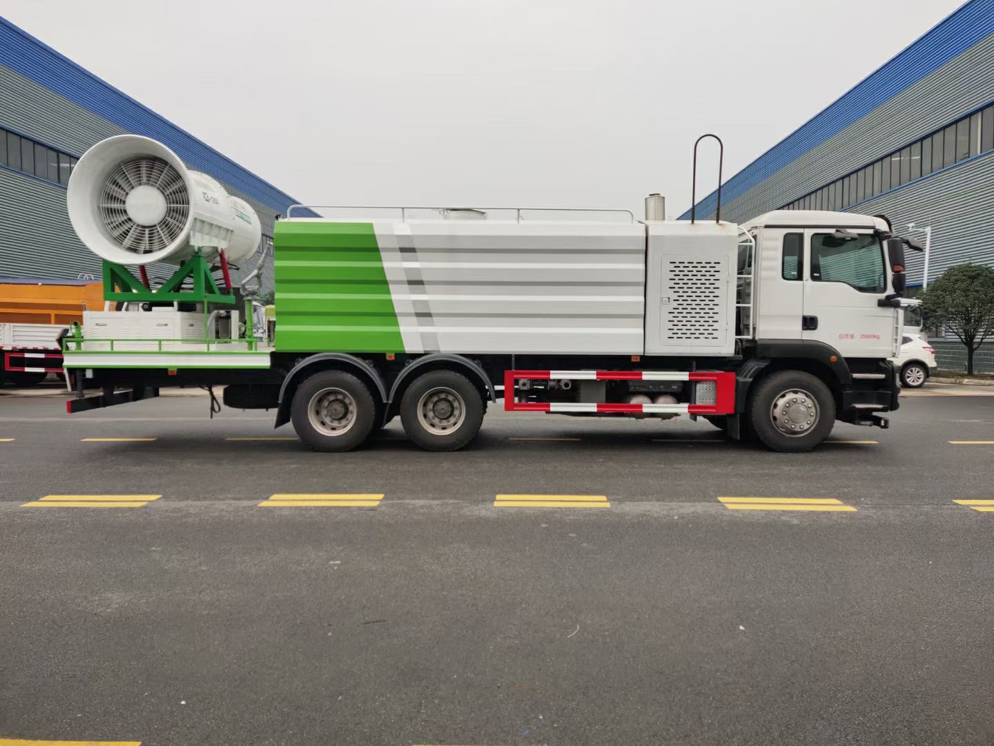 耀邦集团抑尘洒水车