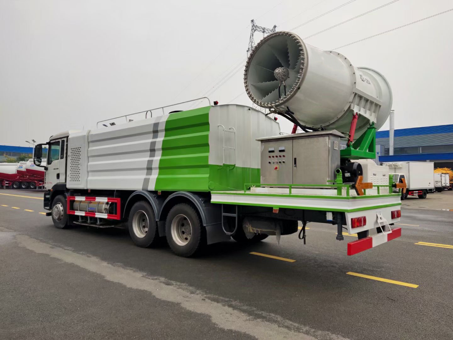 耀邦集团抑尘洒水车