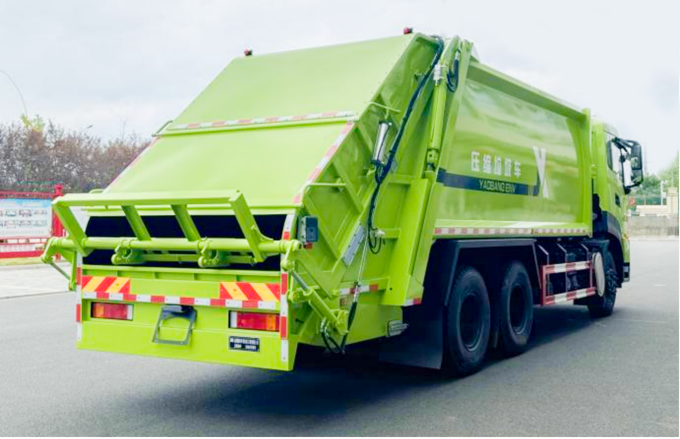 耀邦集团压缩式垃圾车