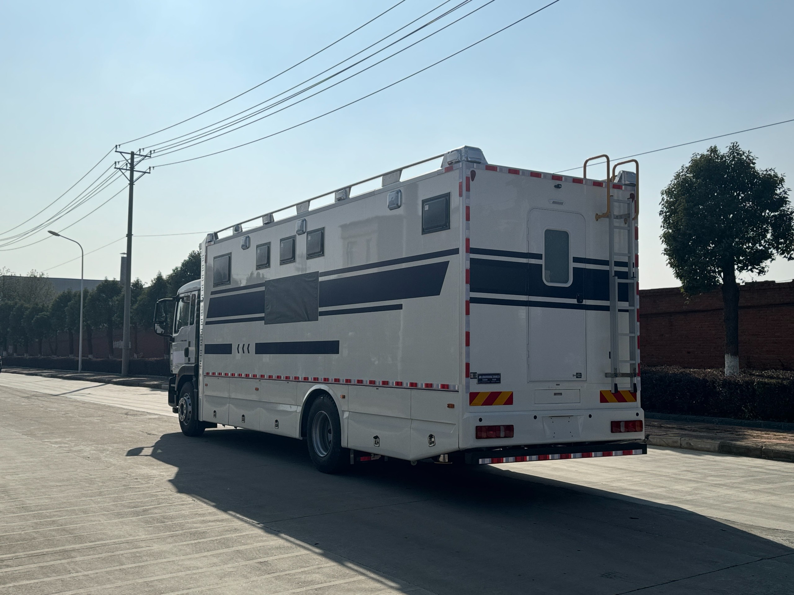 耀邦集团淋浴车