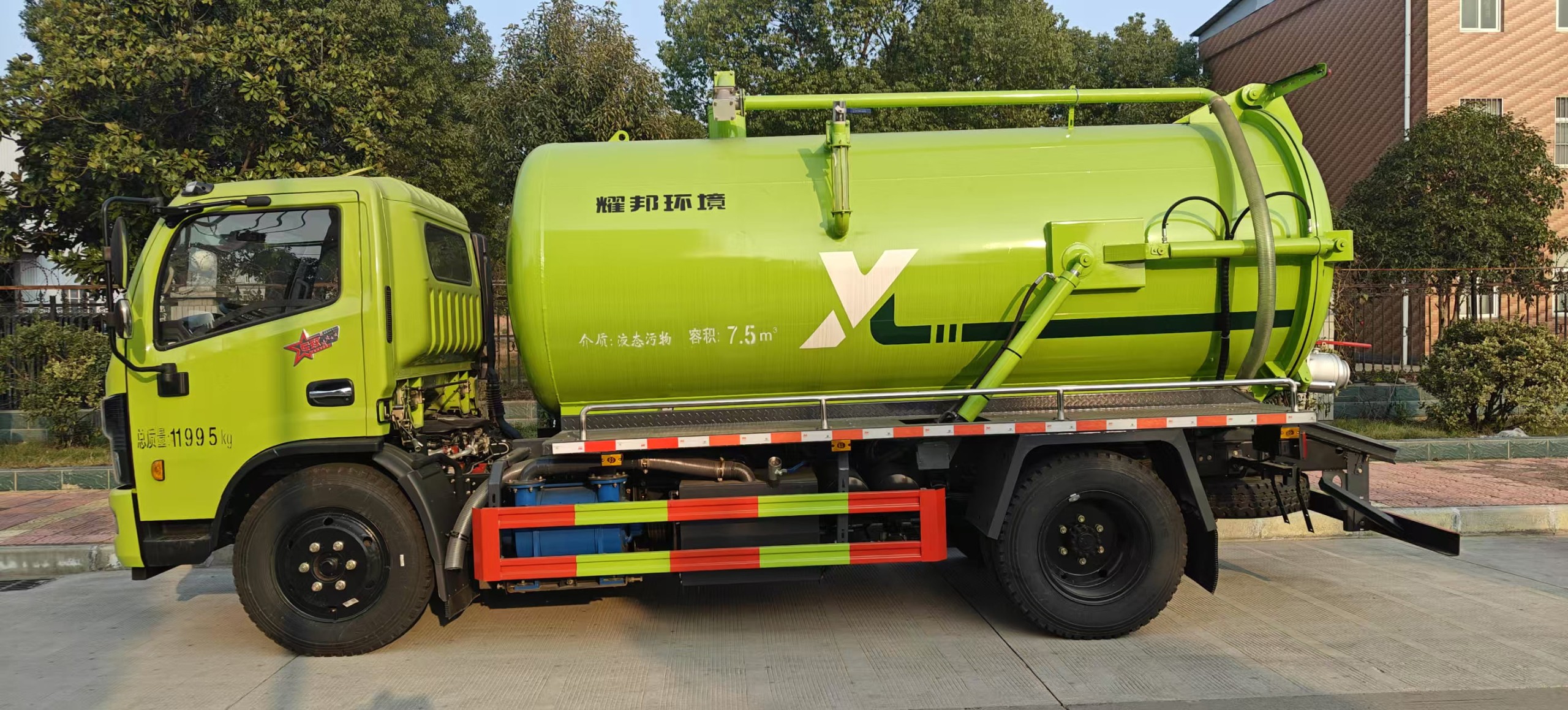 耀邦集团吸污车