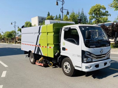 东风小多利卡吸尘车